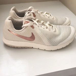 Nike tennis shoes